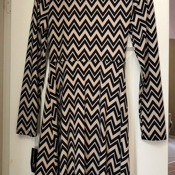 INC International Concepts Mod Zig Zag Print Wrap Dress - Picture 8 of 8
